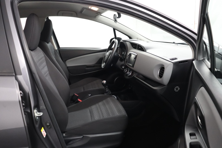Toyota Yaris - 1.3 VVT-i Aspiration 21