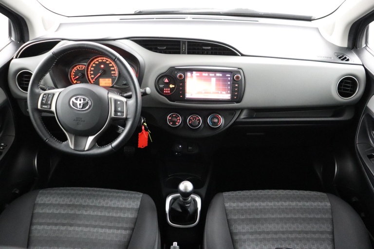 Toyota Yaris - 1.3 VVT-i Aspiration 4