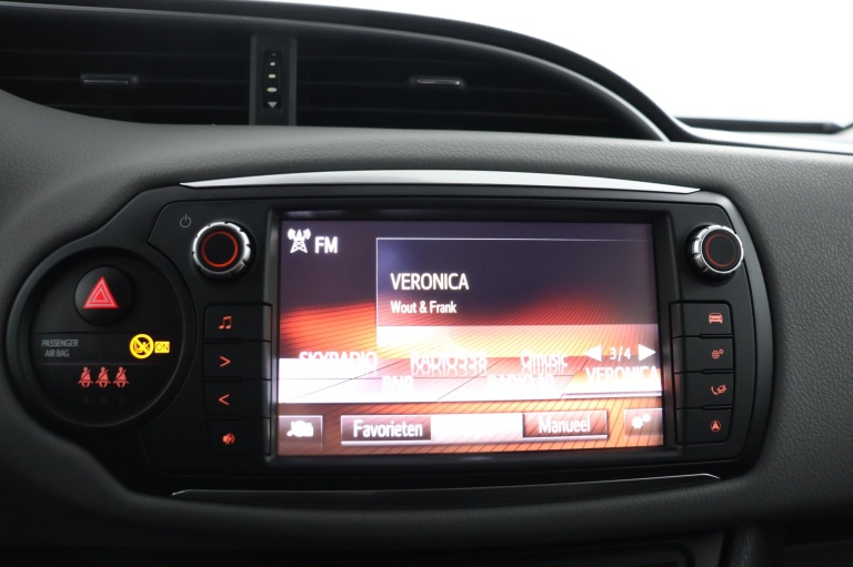 Toyota Yaris - 1.3 VVT-i Aspiration 8