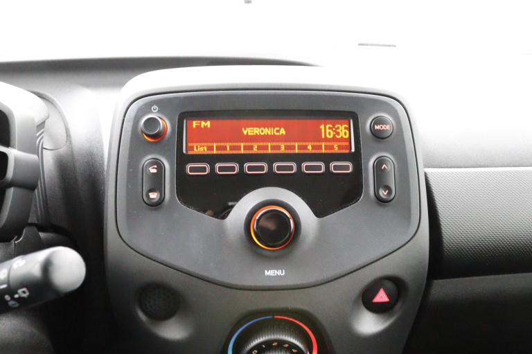 Toyota Aygo - 1.0 VVT-i x-fun 13