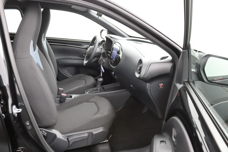 Toyota Aygo X - Hybrid 115 play 10