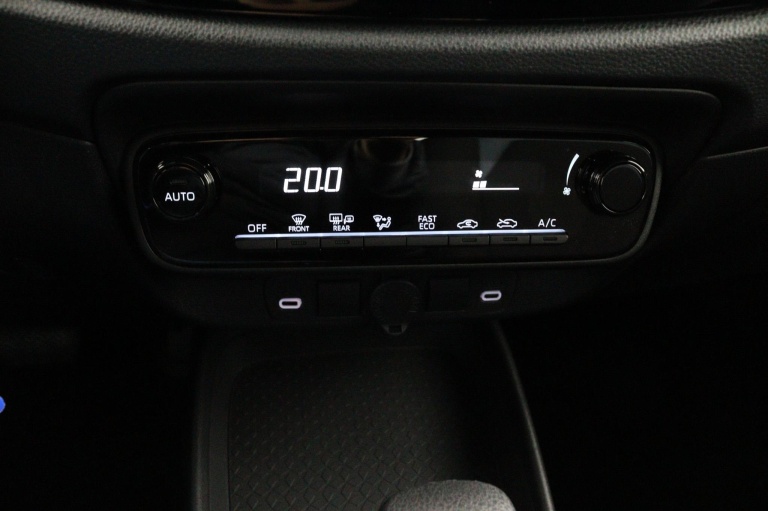 Toyota Aygo X - Hybrid 115 play 16