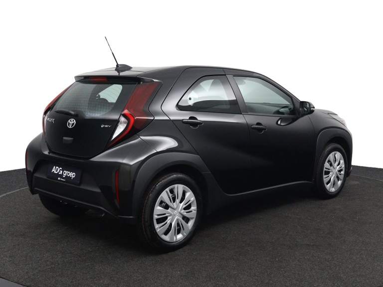 Toyota Aygo X - Hybrid 115 play 2