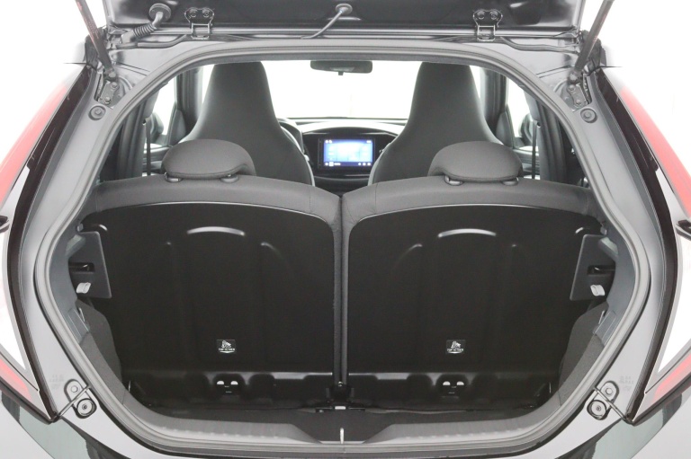 Toyota Aygo X - Hybrid 115 play 25