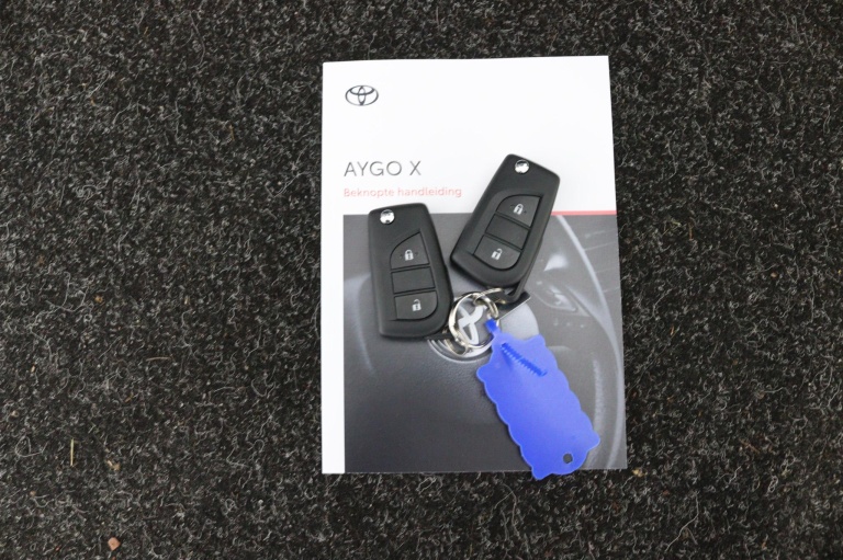 Toyota Aygo X - Hybrid 115 play 35