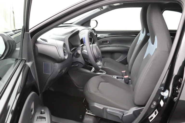 Toyota Aygo X - Hybrid 115 play 9
