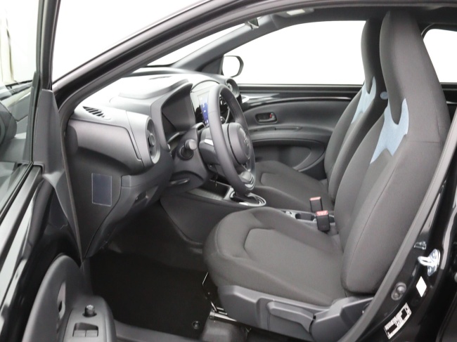 Toyota Aygo X - Hybrid 115 play