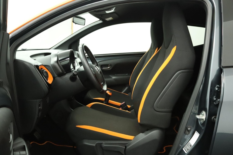 Toyota Aygo - 1.0 VVT-i x-JBL 17