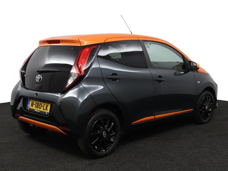 Toyota Aygo - 1.0 VVT-i x-JBL 2