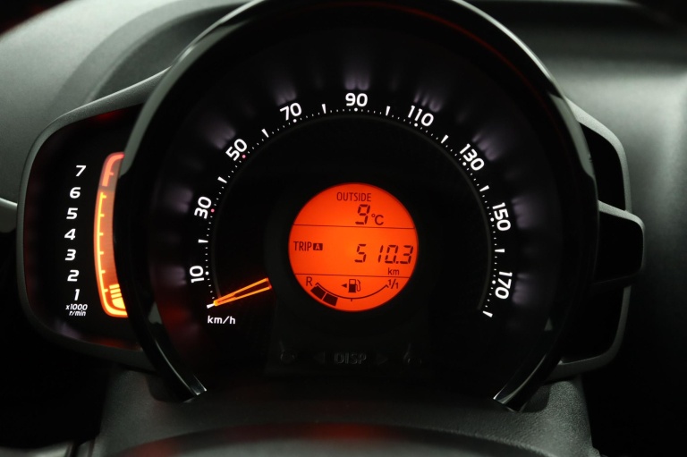 Toyota Aygo - 1.0 VVT-i x-JBL 6