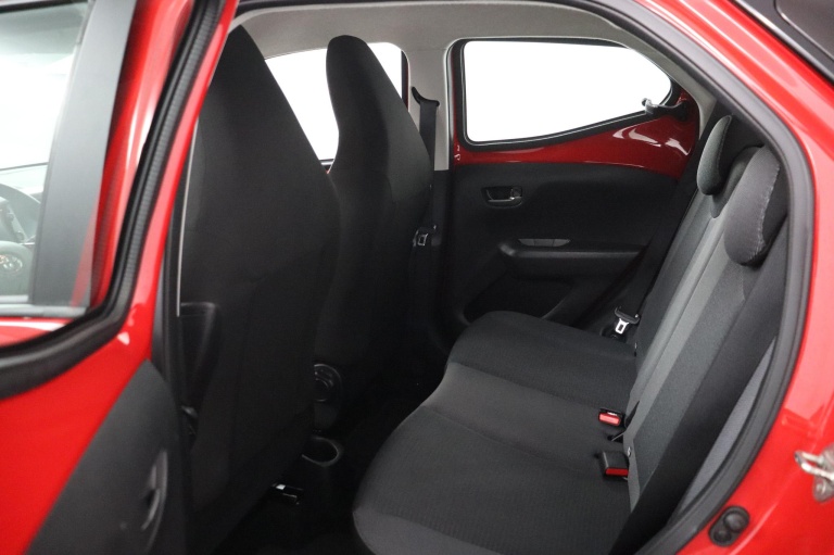 Toyota Aygo - 1.0 VVT-i x-play 18