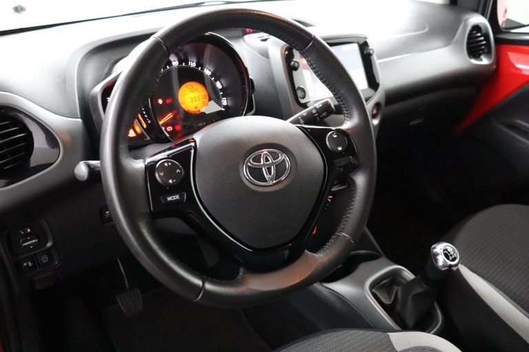 Toyota Aygo - 1.0 VVT-i x-play 19
