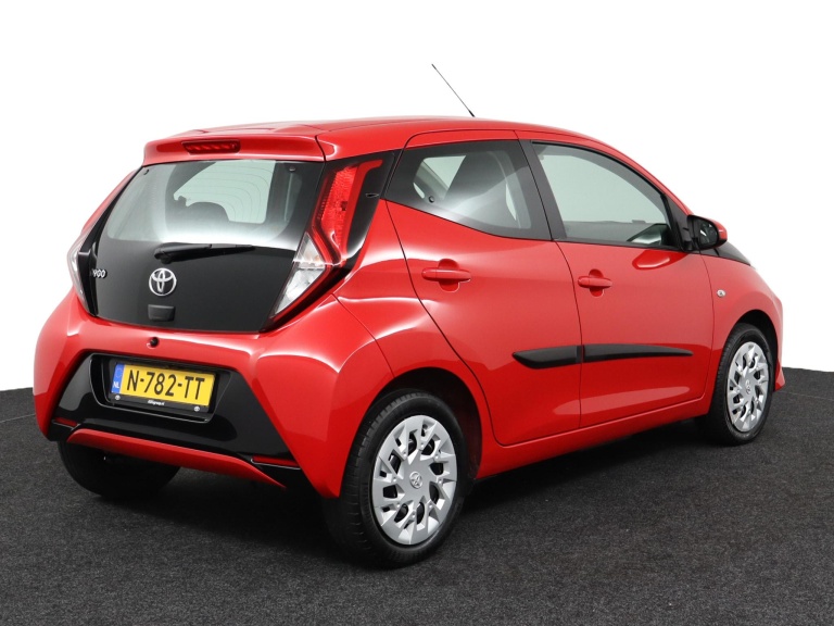 Toyota Aygo - 1.0 VVT-i x-play 2