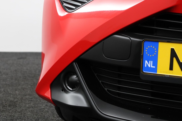 Toyota Aygo - 1.0 VVT-i x-play 33