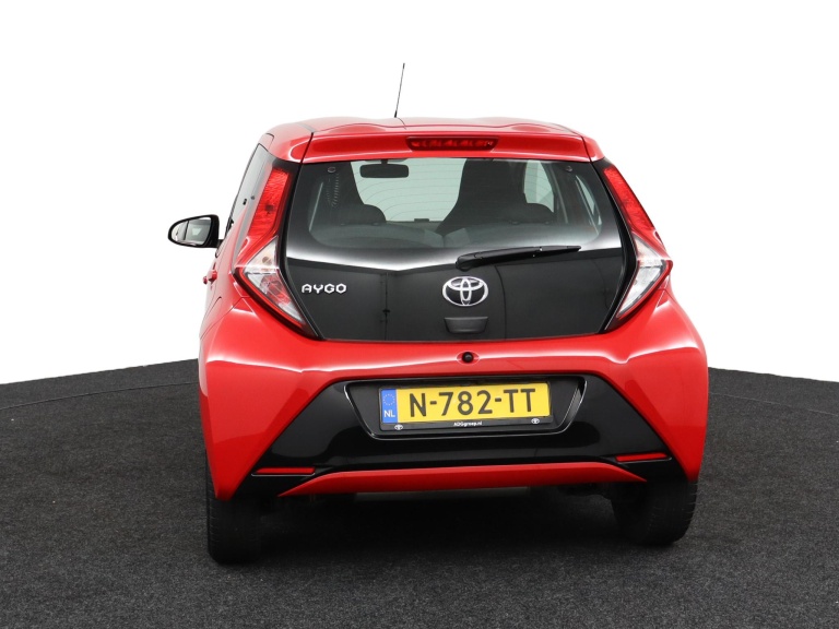 Toyota Aygo - 1.0 VVT-i x-play 37