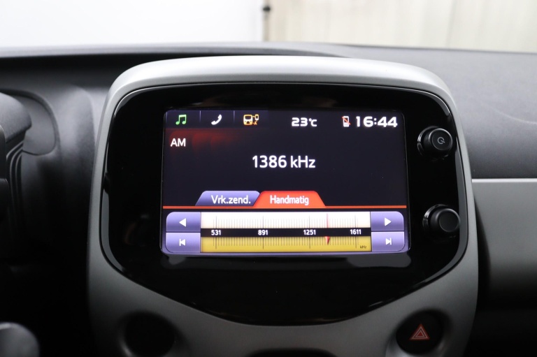 Toyota Aygo - 1.0 VVT-i x-nav 17