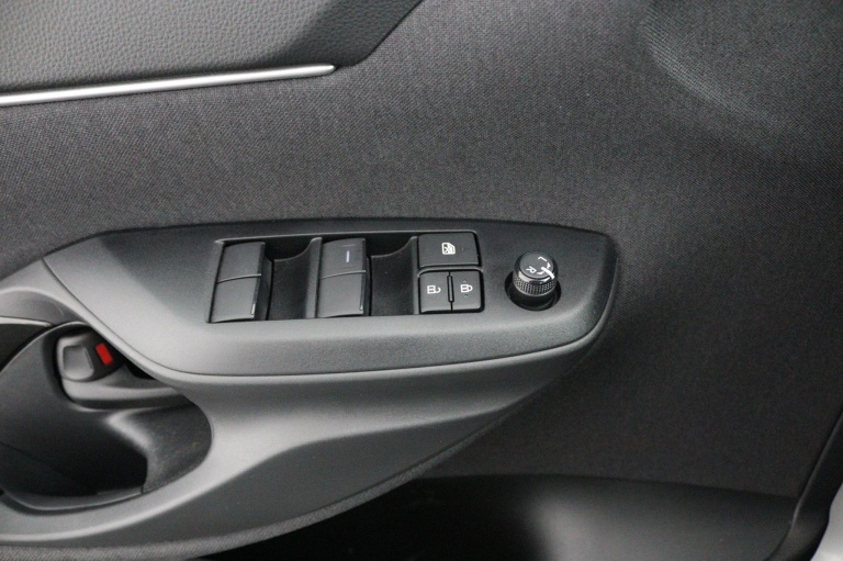 Toyota Yaris Cross - 1.5 Hybrid 115 First Edition 29