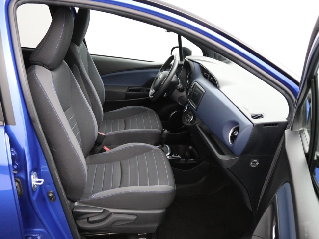 Toyota Yaris - 1.5 Hybrid Bi-Tone