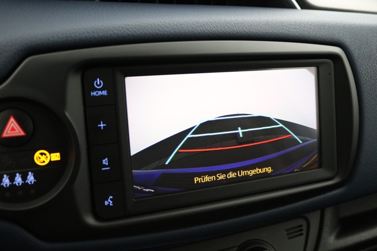 Toyota Yaris - 1.5 Hybrid Bi-Tone 14