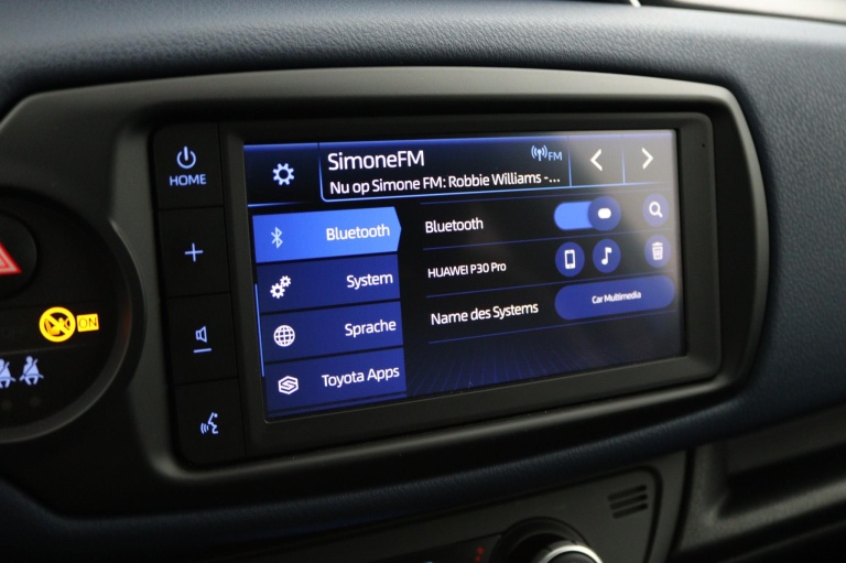 Toyota Yaris - 1.5 Hybrid Bi-Tone 18