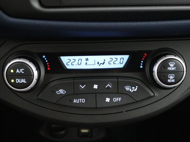 Toyota Yaris - 1.5 Hybrid Bi-Tone