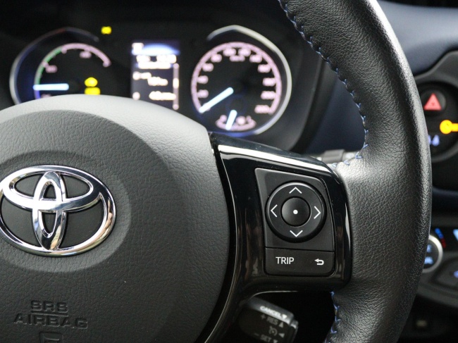Toyota Yaris - 1.5 Hybrid Bi-Tone