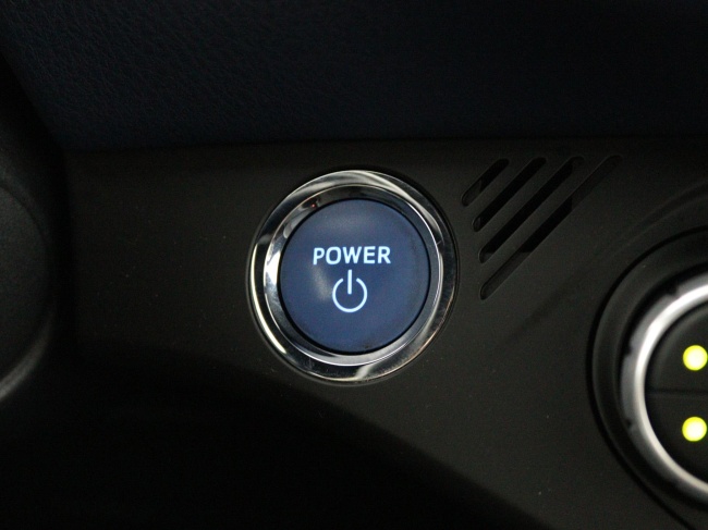 Toyota Yaris - 1.5 Hybrid Bi-Tone