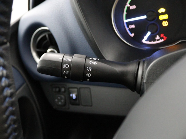 Toyota Yaris - 1.5 Hybrid Bi-Tone