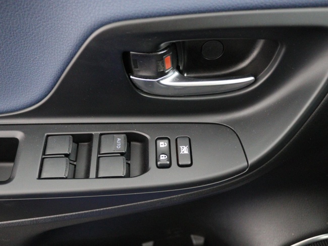 Toyota Yaris - 1.5 Hybrid Bi-Tone