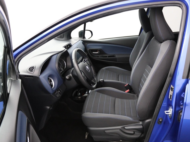 Toyota Yaris - 1.5 Hybrid Bi-Tone