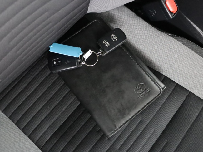 Toyota Auris - 1.8 Hybrid Now