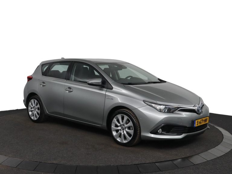 Toyota Auris - 1.8 Hybrid Now 14