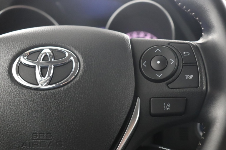Toyota Auris - 1.8 Hybrid Now 21