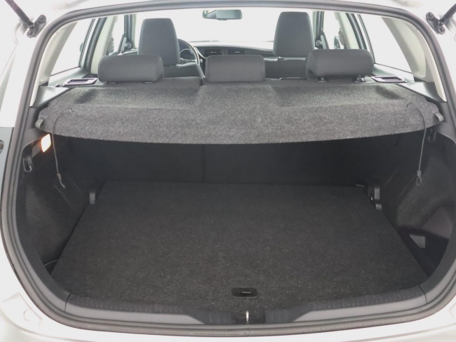 Toyota Auris - 1.8 Hybrid Now