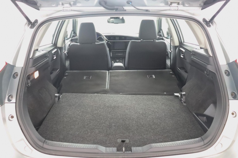 Toyota Auris - 1.8 Hybrid Now 26