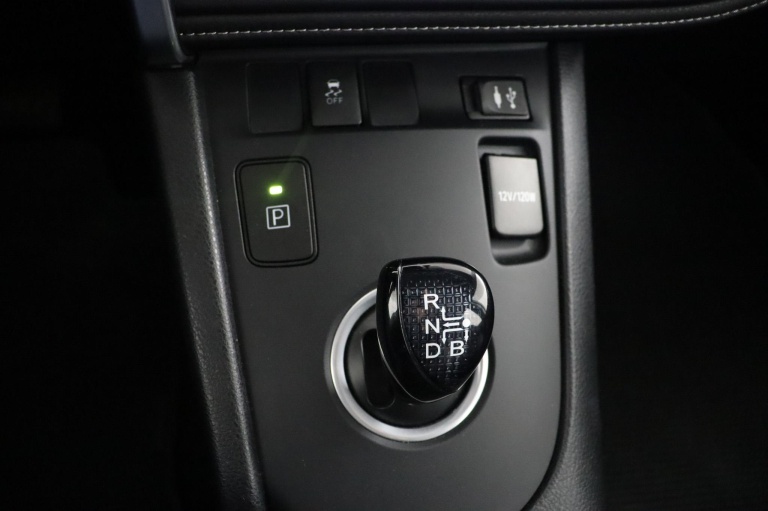 Toyota Auris - 1.8 Hybrid Now 27