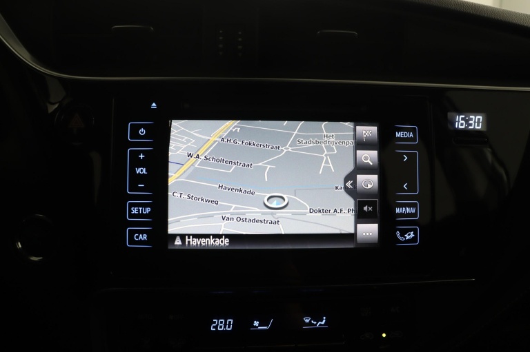 Toyota Auris - 1.8 Hybrid Now 28