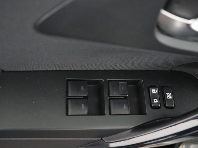 Toyota Auris - 1.8 Hybrid Now