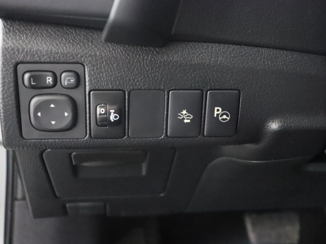 Toyota Auris - 1.8 Hybrid Now