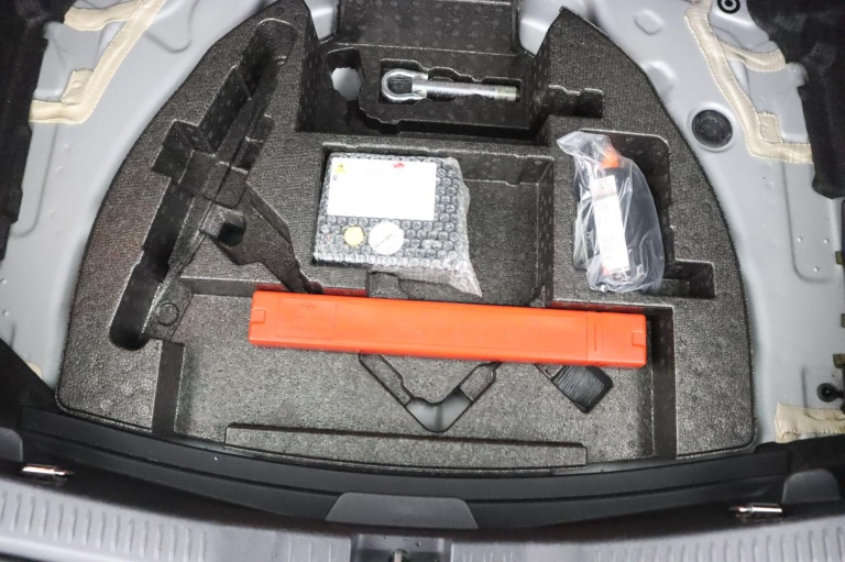 Toyota Auris - 1.8 Hybrid Now 34