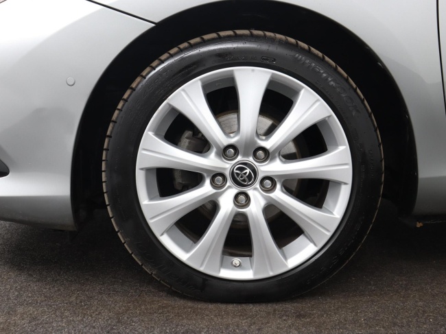 Toyota Auris - 1.8 Hybrid Now