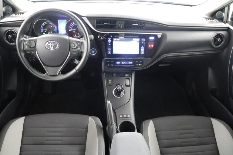 Toyota Auris - 1.8 Hybrid Now 4