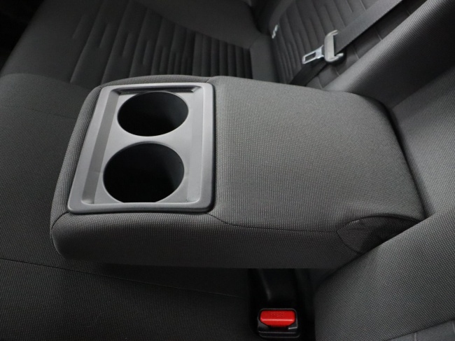 Toyota Auris - 1.8 Hybrid Now