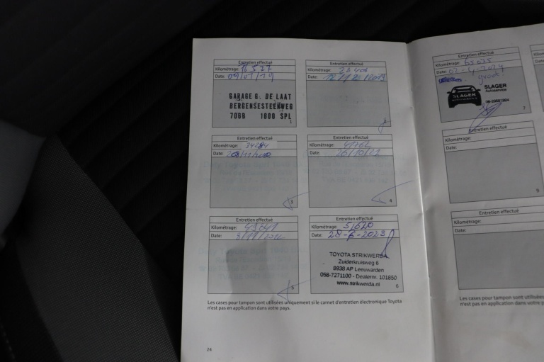 Toyota Auris - 1.8 Hybrid Now 44