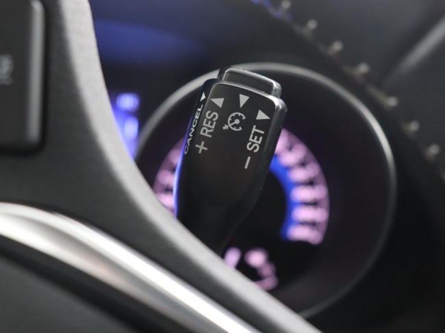 Toyota Auris - 1.8 Hybrid Now