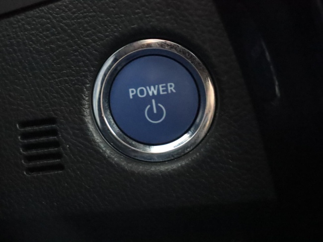 Toyota Auris - 1.8 Hybrid Now