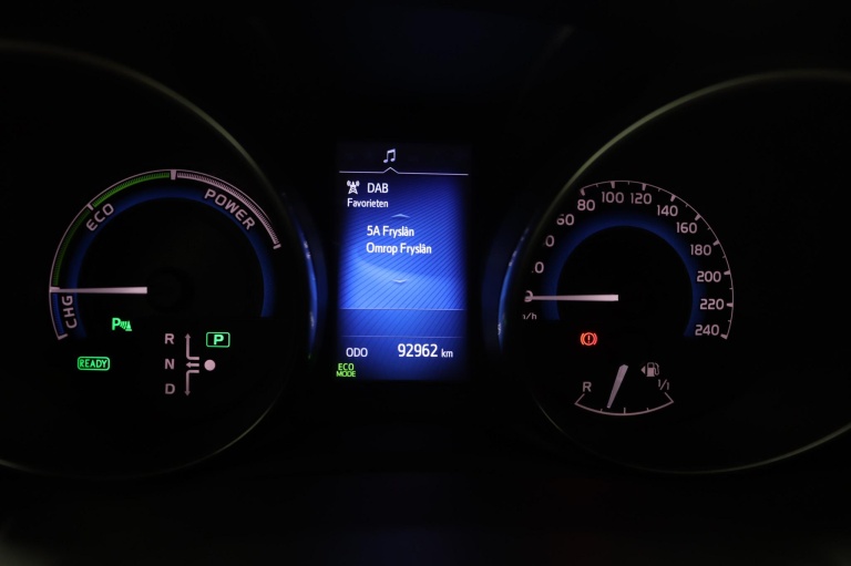 Toyota Auris - 1.8 Hybrid Now 49