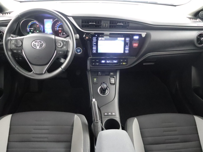 Toyota Auris - 1.8 Hybrid Now