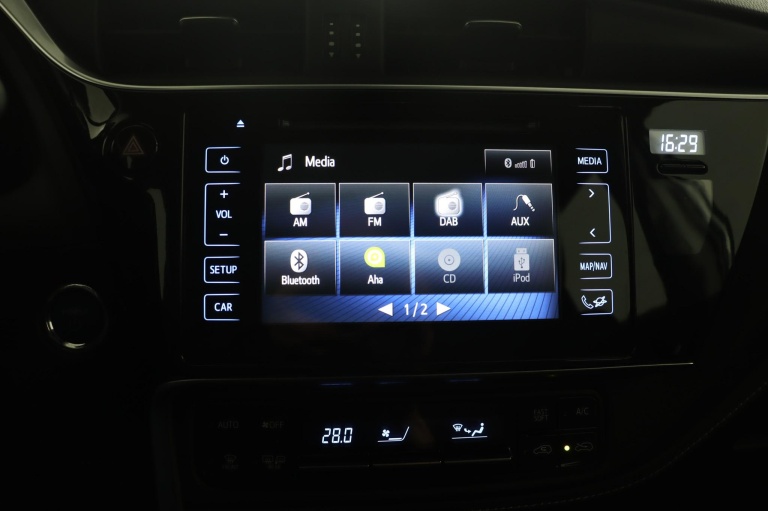 Toyota Auris - 1.8 Hybrid Now 54