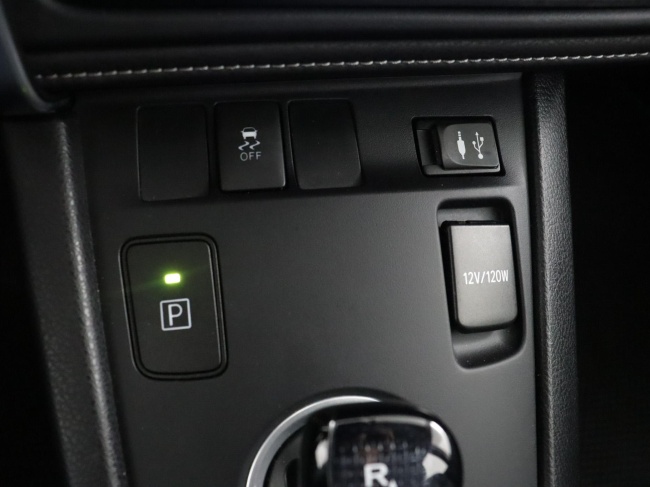 Toyota Auris - 1.8 Hybrid Now